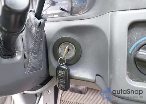 2002 Toyota Sienna Le из США, поврежденный, VIN 4T3ZF13C42U488398